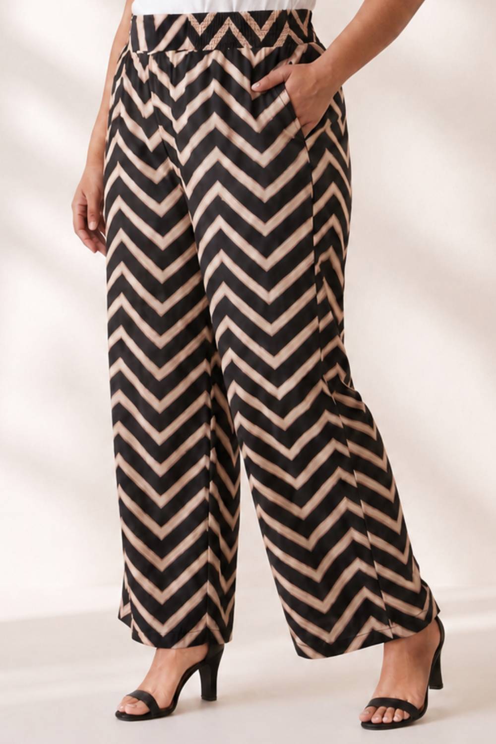 Plus Size Black Rose Chevron Print Coord Set
