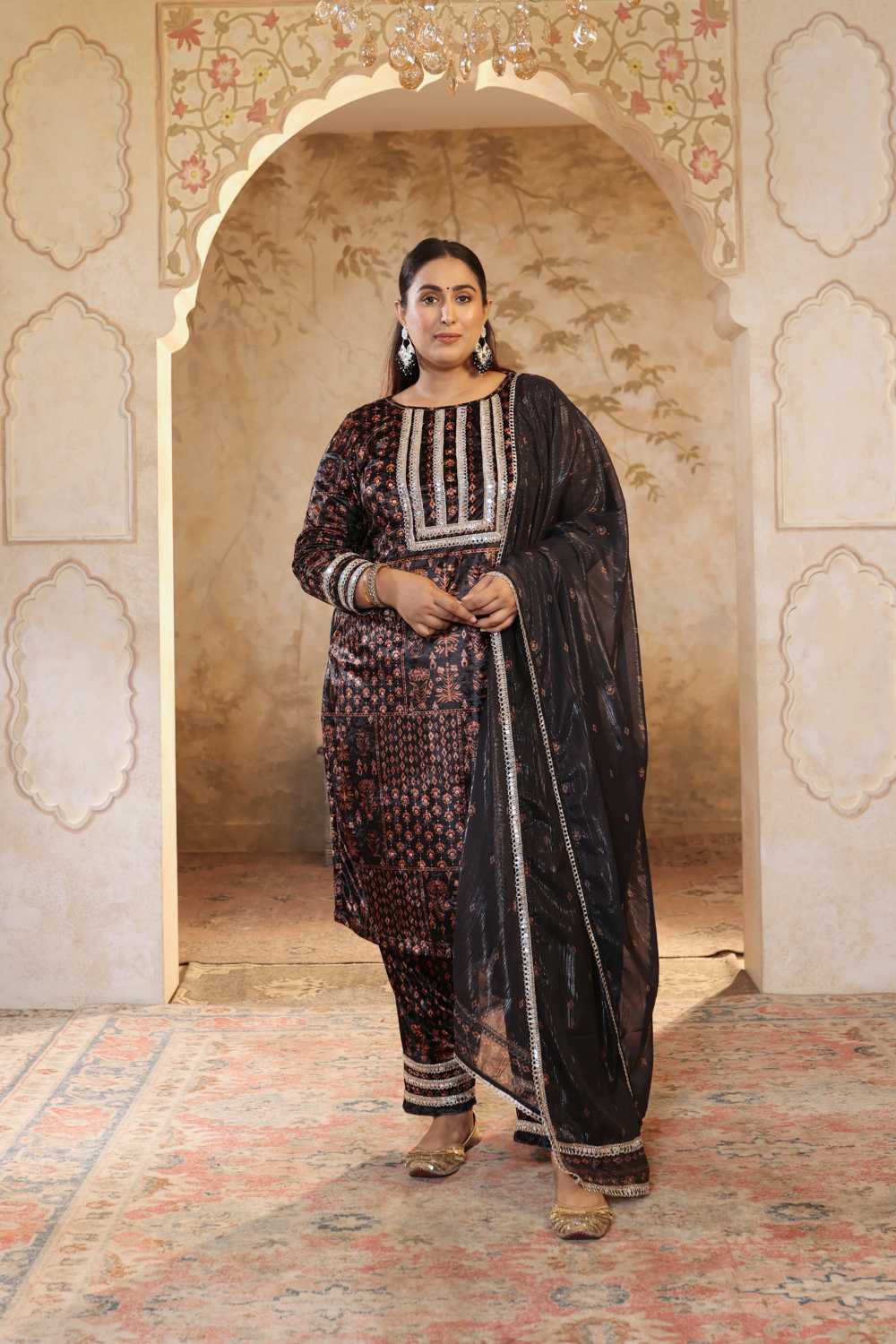 Plus Size Plus Size Black Ethnic Printed Velvet Suit Set