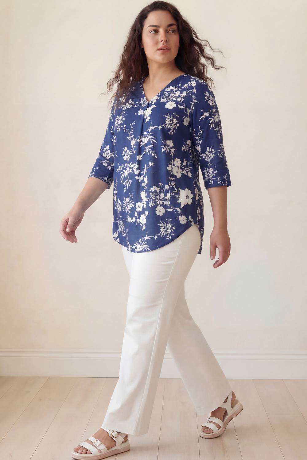 Plus Size Plus Size Blue White Floral Print Centre Pleat Top