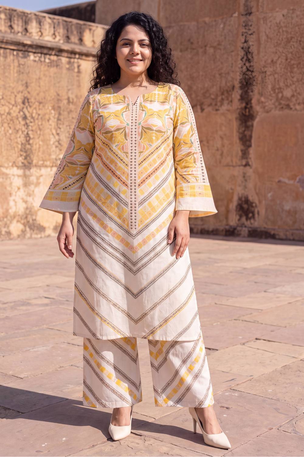 Plus Size Beige Floral Geometric Print Cotton Kurta Coord Set for Women