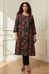 Plus Size Black Floral Round Neck SnugWeave™ Winter Kurta