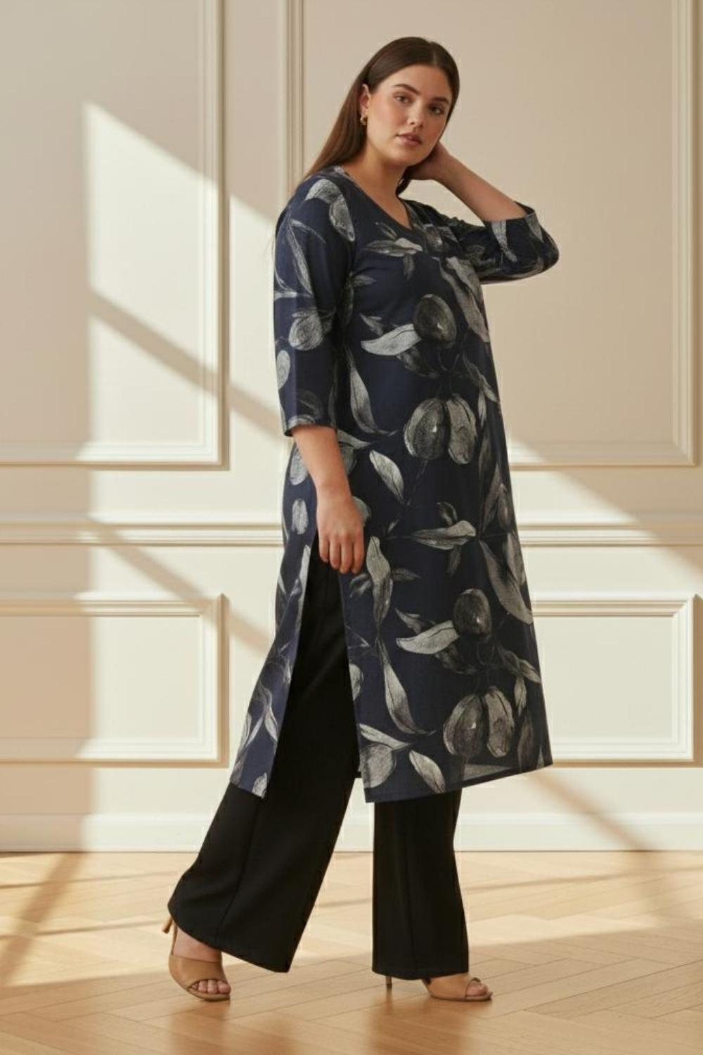 Plus Size Plus Size V Neck Black SnugWeave™ Winter Kurta In Floral Print