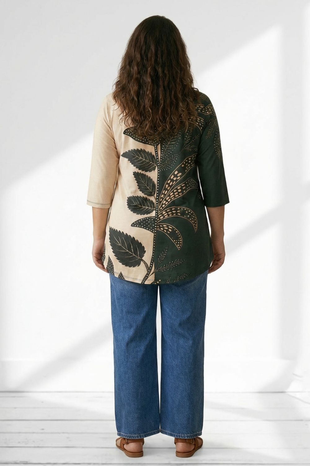 Comfortable Plus Size Dual Tone Leaf Print Top