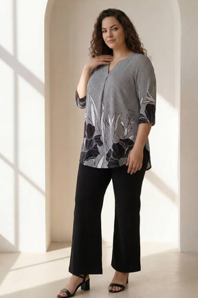 Plus Size Black White Monochromatic Floral Print Centre Pleat Top