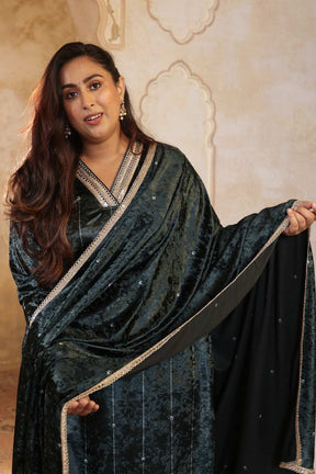 Plus Size Emerald Velvet V Neck Suit Set