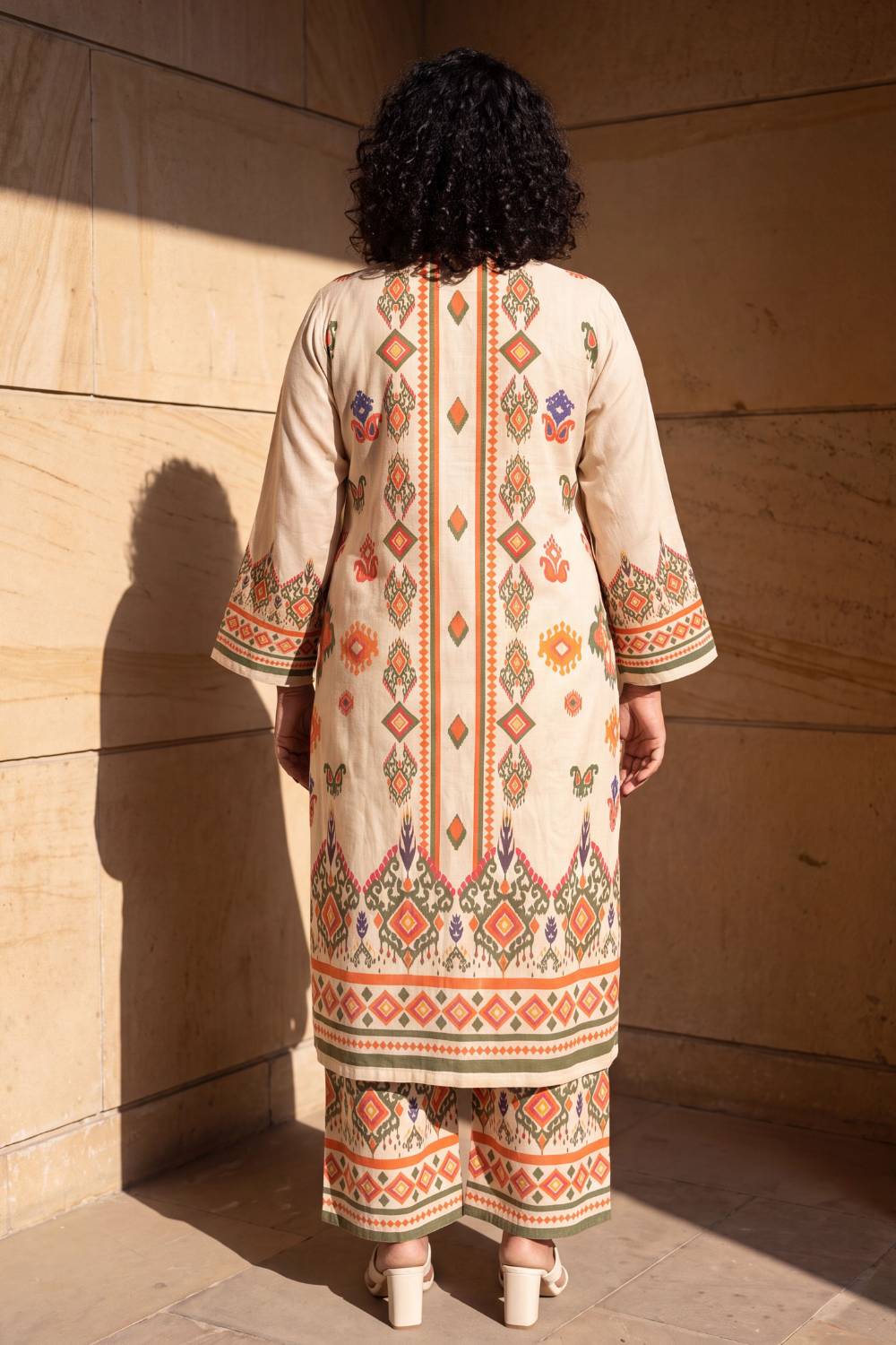 Plus Size Beige Ethnic Border Print Cotton Kurta Coord Set for Women