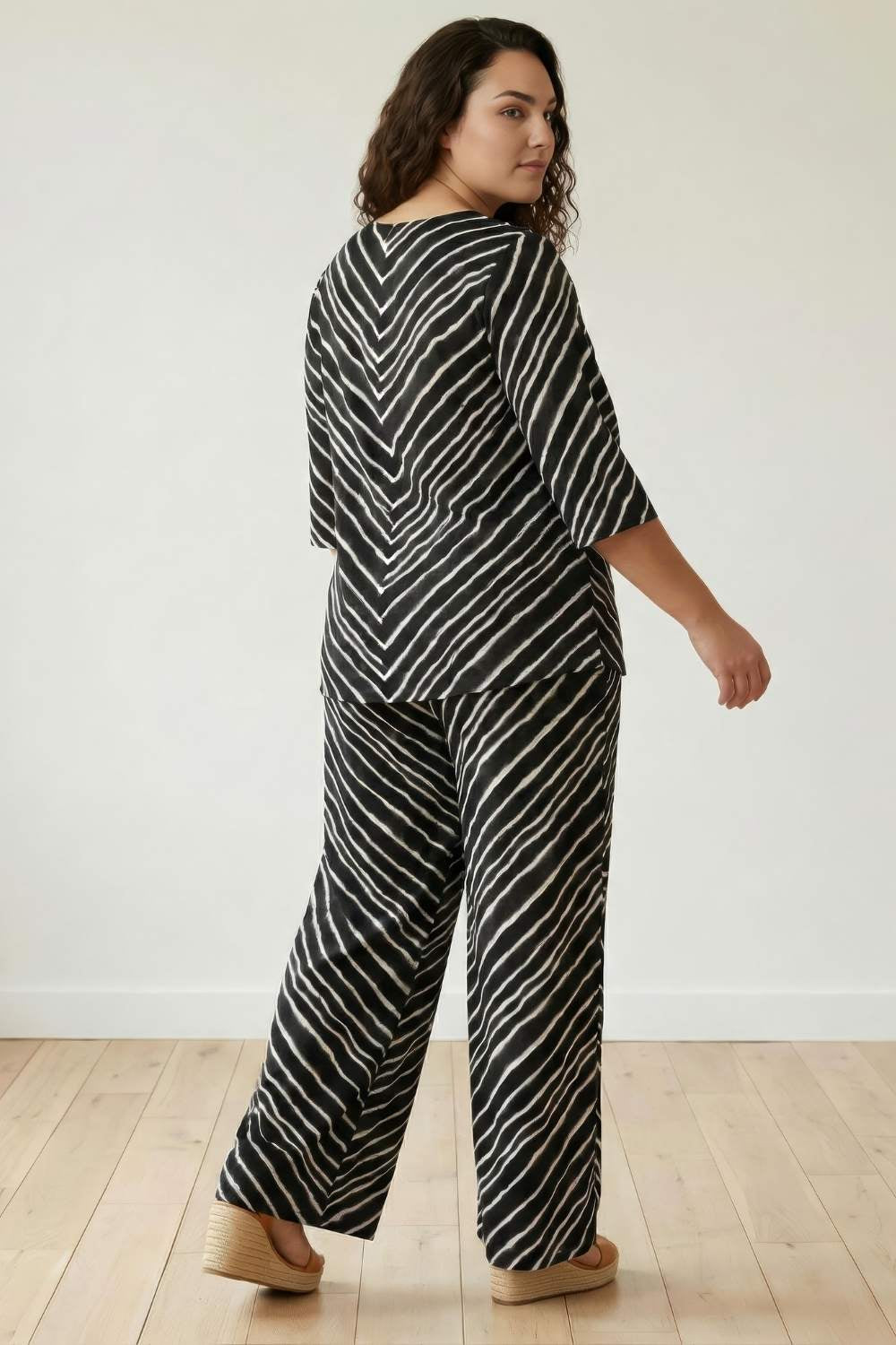 Plus Size Black Leheriya Coord Set for Women