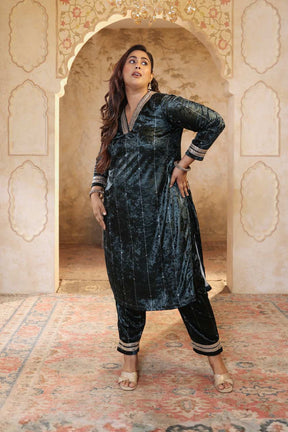 Plus Size Emerald Velvet V Neck Suit Set