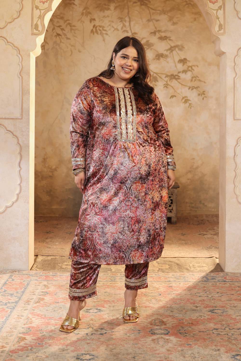 Plus Size Maroon Paisley Print Velvet Suit Set for Women