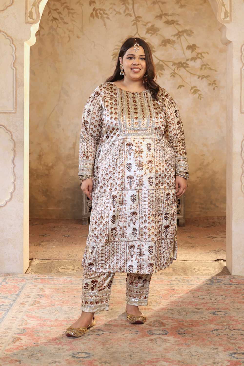Plus Size Plus Size Ivory Handblock Printed Velvet Suit Set