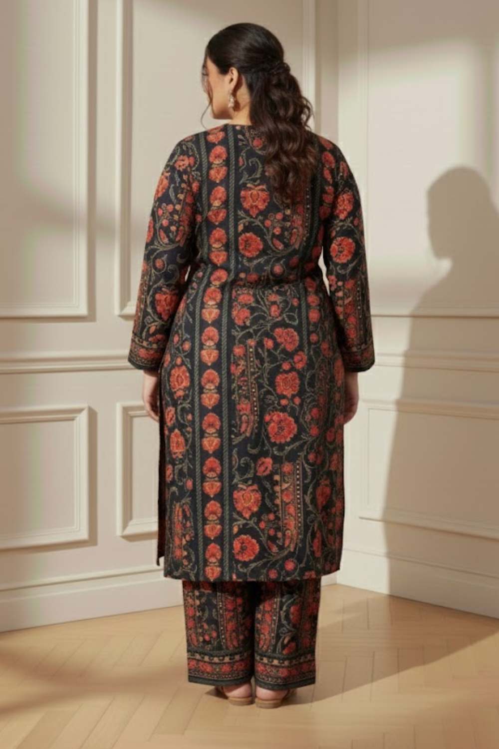 Comfortable Plus Size Black Floral Round Neck SnugWeave™ Winter Kurta Coord Set