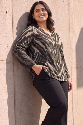 Plus Size Black & Beige Abstract V Neck  SnugWeave Winter Top