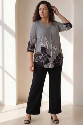 Plus Size Black White Monochromatic Floral Print Centre Pleat Top