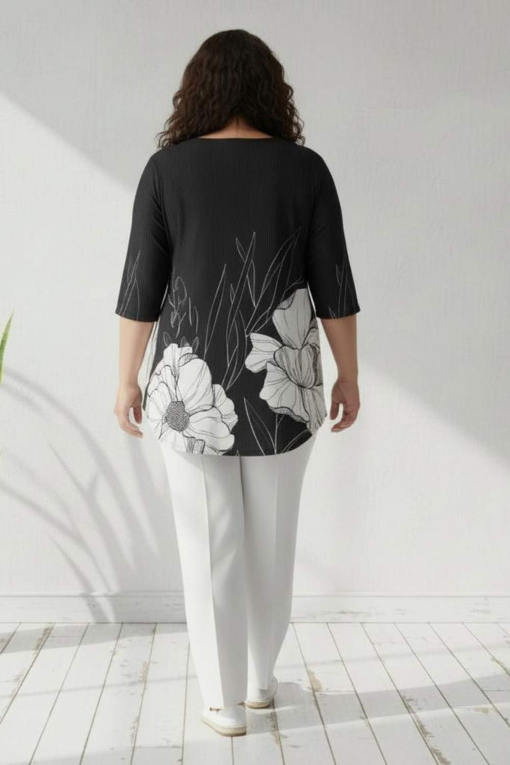Plus Size Black White Floral Print Centre Pleat Top