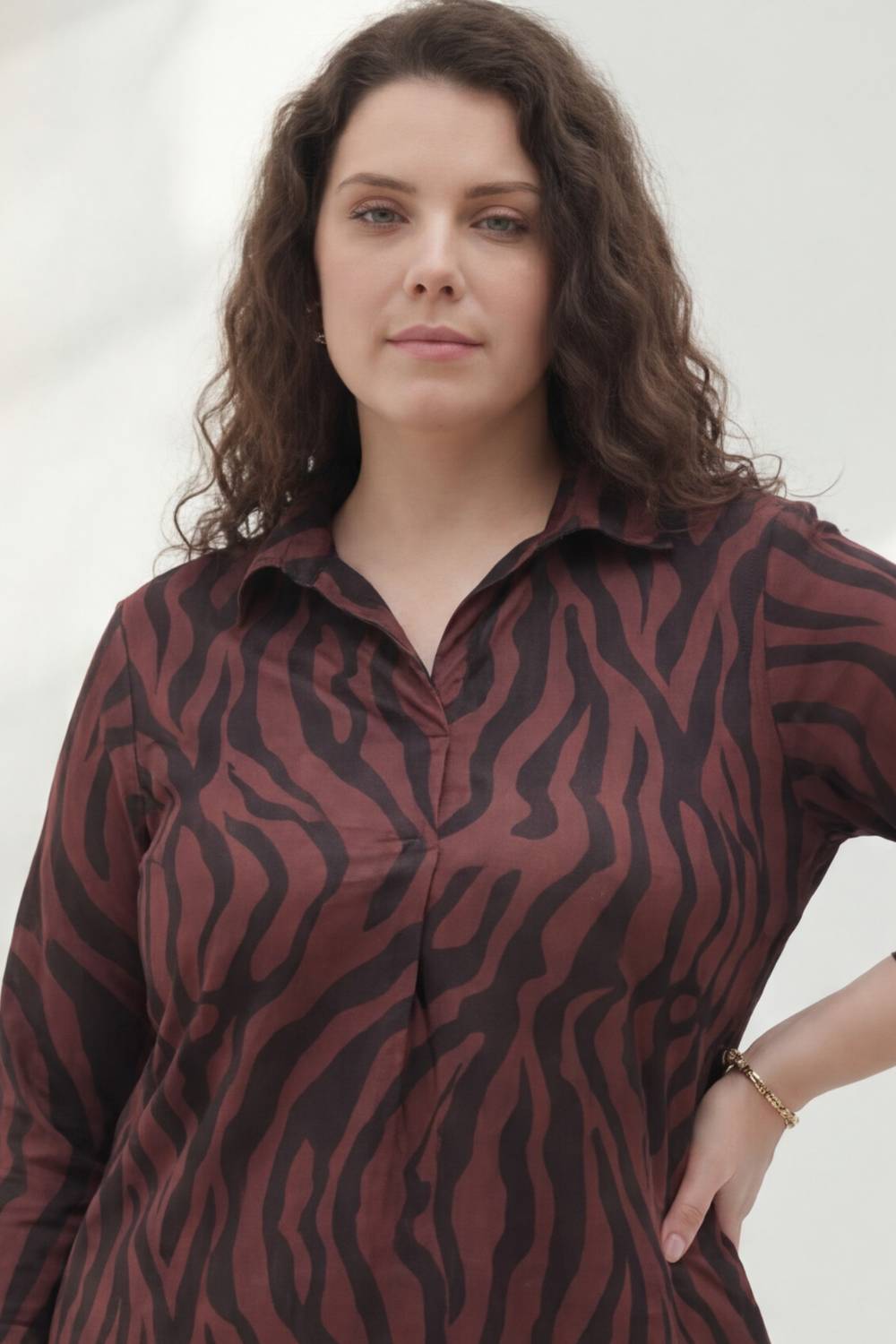 Comfortable Bronze Tiger Centre Pleat Top