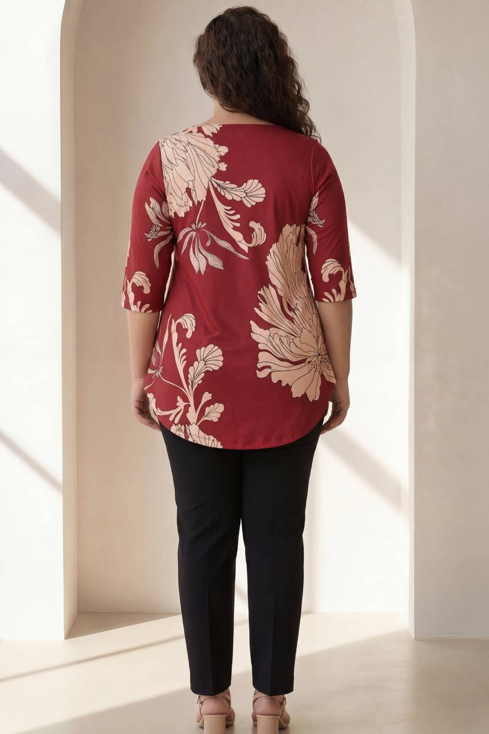 Comfortable Plus Size Red White Tropical Print Centre Pleat Top