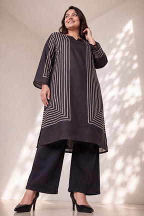 Plus Size Black Geometric Stripe Print Satin Georgette Kurta