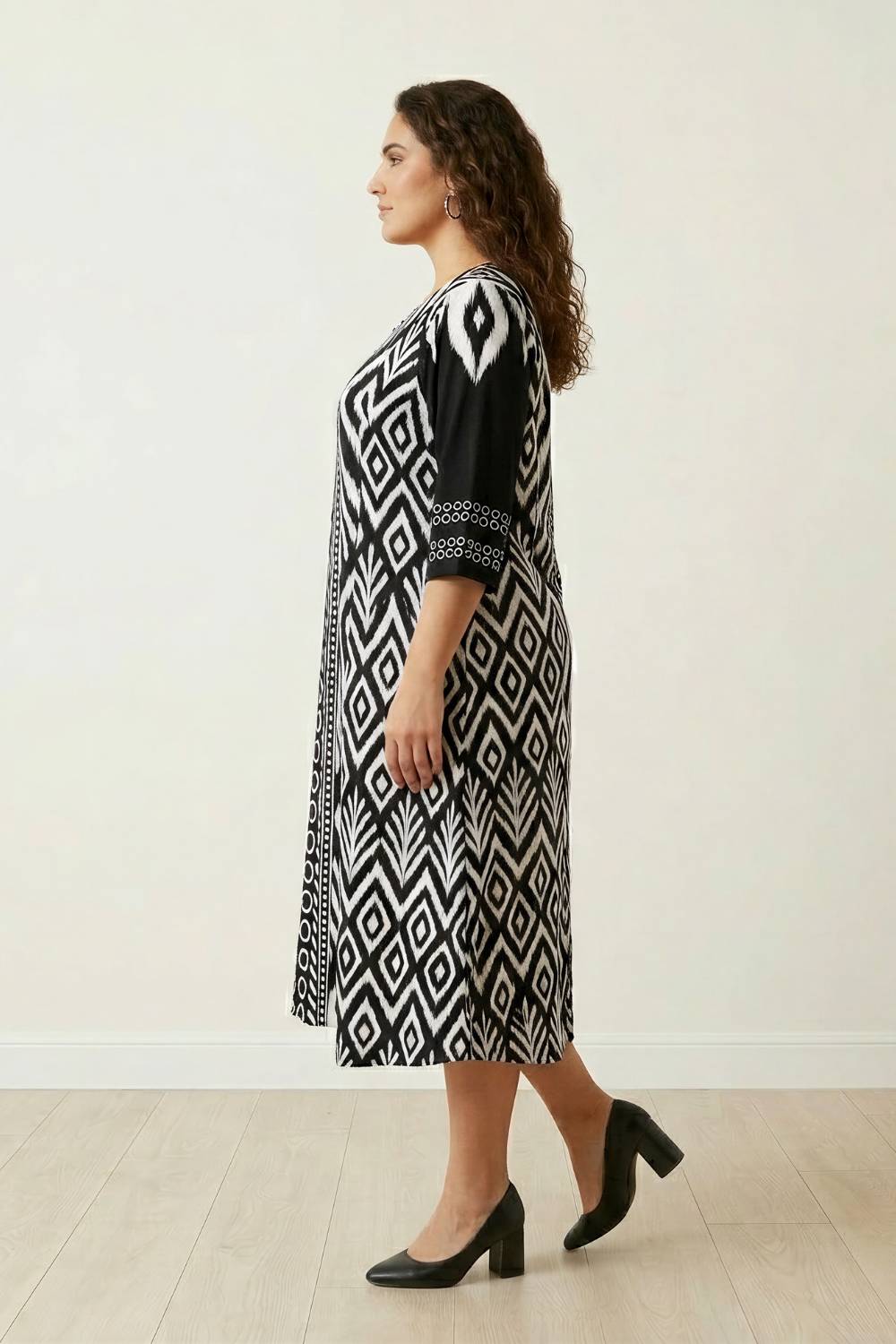 Comfortable Plus Size Black & White Tribal Print A-Line Dress