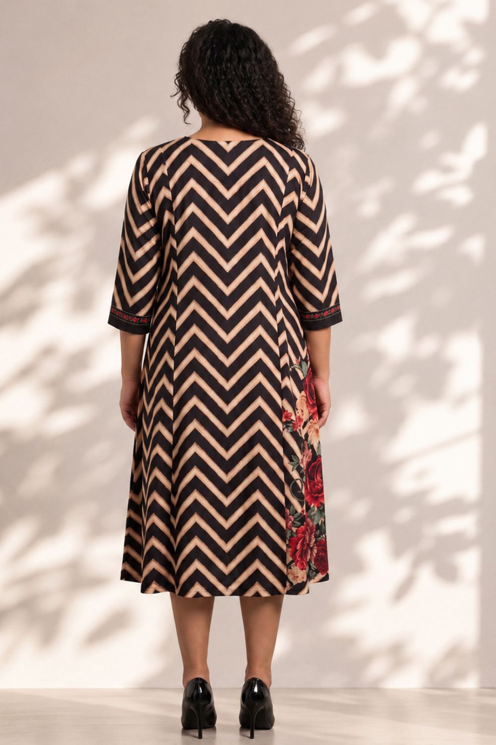 Plus Size Black Rose Chevron Print Midi Dress
