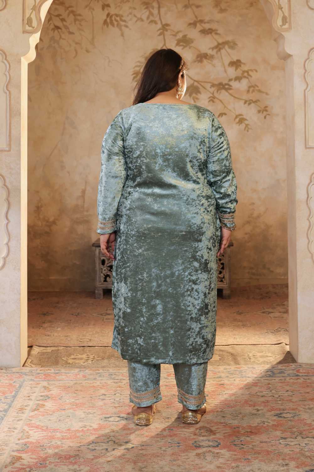 Plus Size Sea Green Printed Velvet V Neck Suit Set