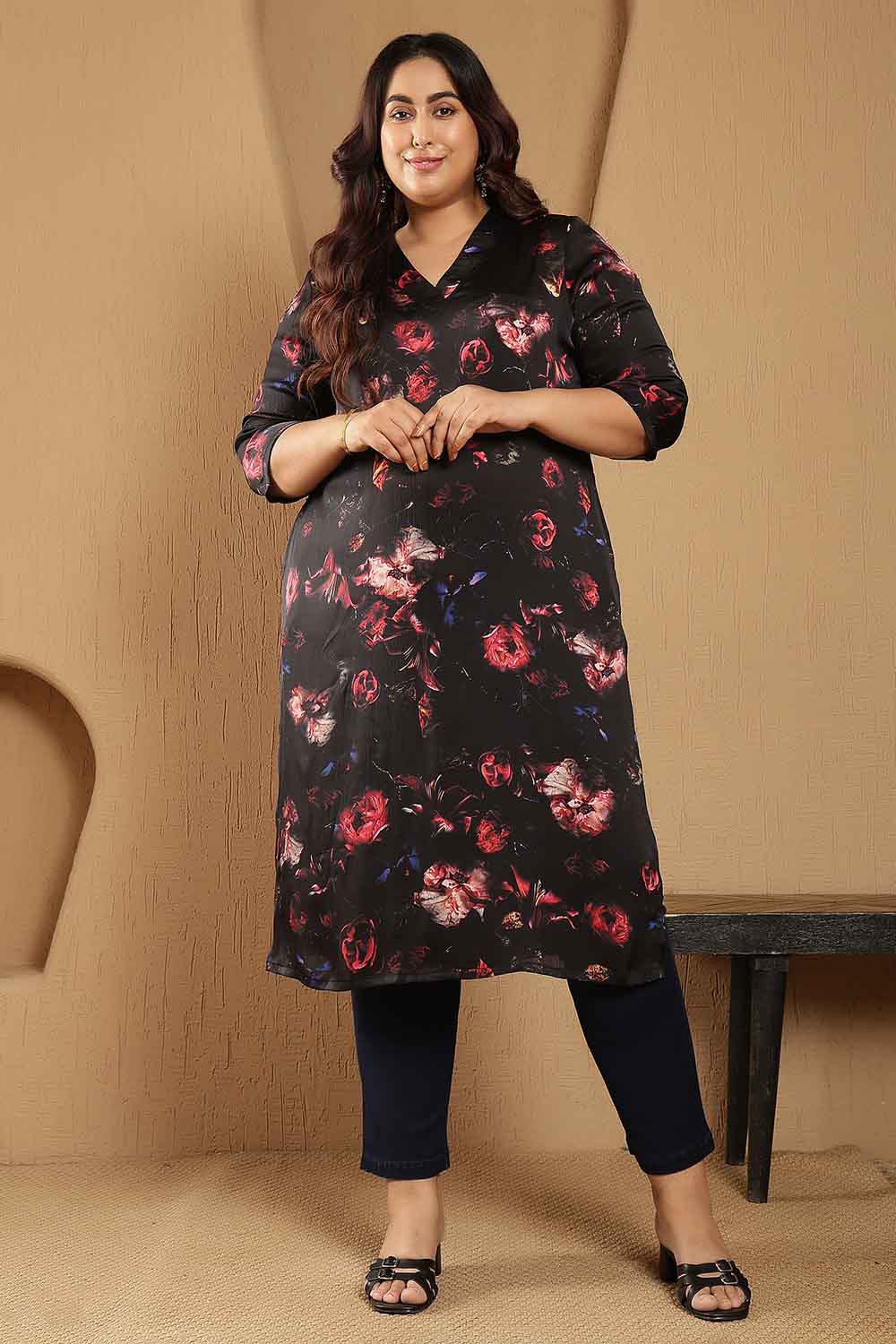 Plus Size Plus Size Black Floral Print V-Neck Satin Kurta