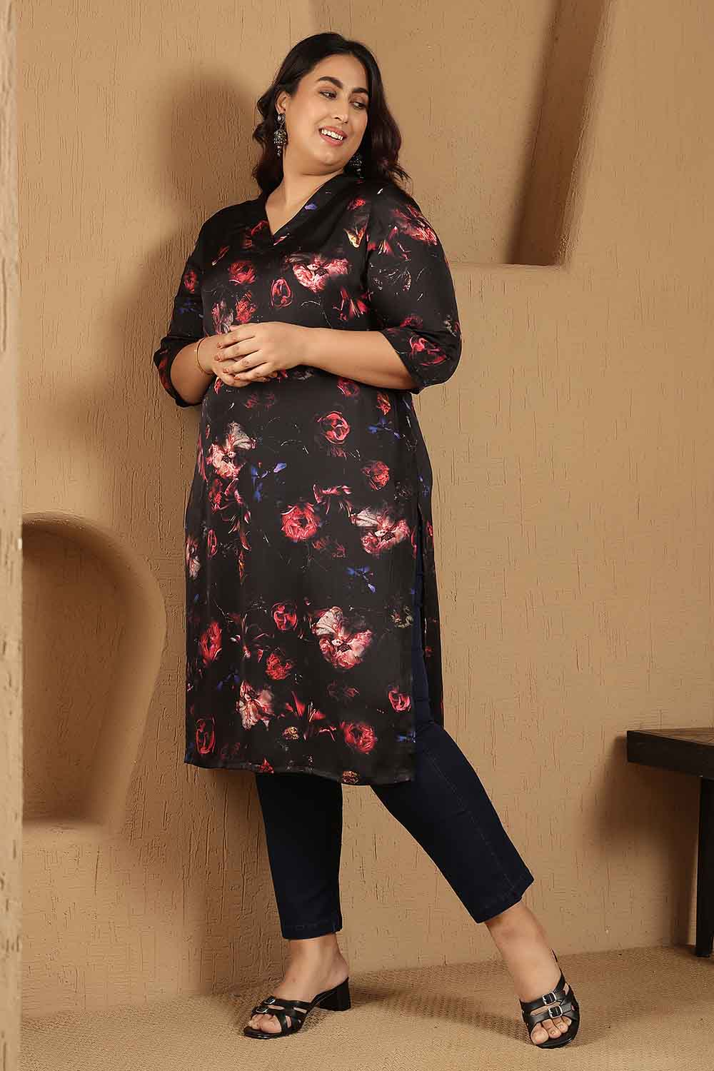 Plus Size Black Floral Print V-Neck Satin Kurta