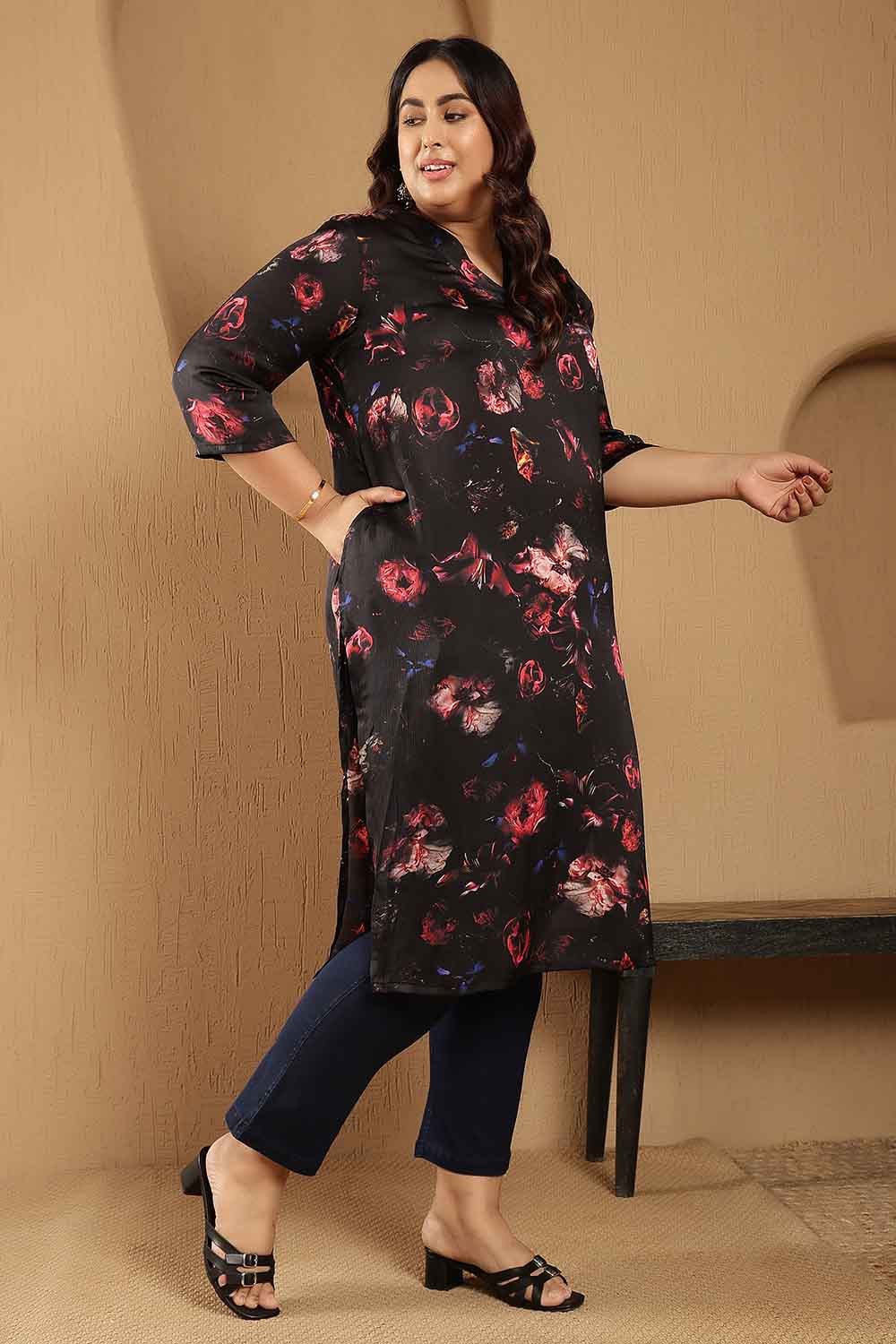 Plus Size Black Floral Print V-Neck Satin Kurta for Women