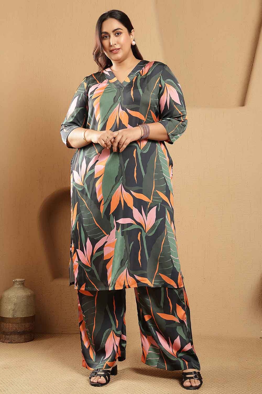 Comfortable Plus Size Black Tropical Leaf Print Satin Kurta Coord Set