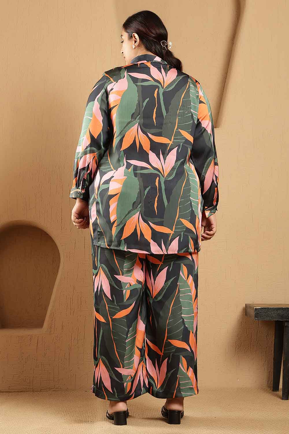 Plus Size Black Tropical Leaf Print Satin Shirt Coord Set