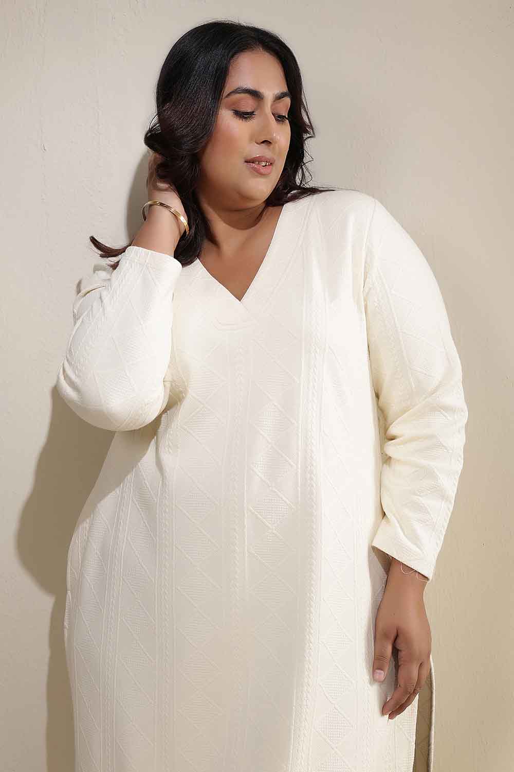 Plus Size Ivory Chunky Knit V Neck Kurta