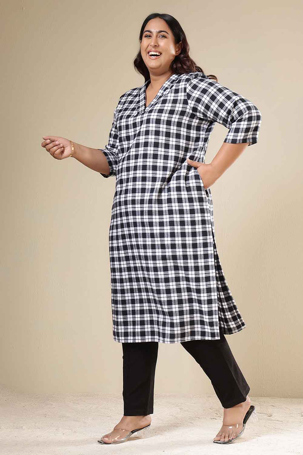 Plus Size Plus Size Black & White Check Cotton Flannel V Neck Kurta