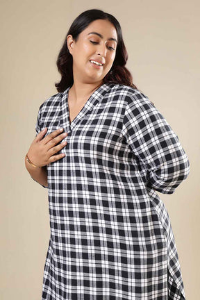 Plus Size Black & White Check Cotton Flannel V Neck Kurta