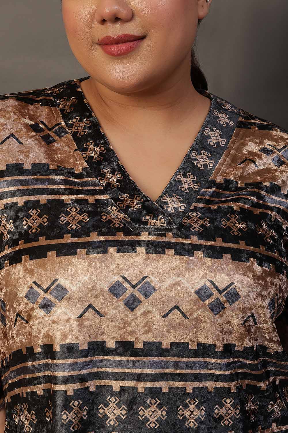 Comfortable Plus Size Blue Beige Printed Velvet Top