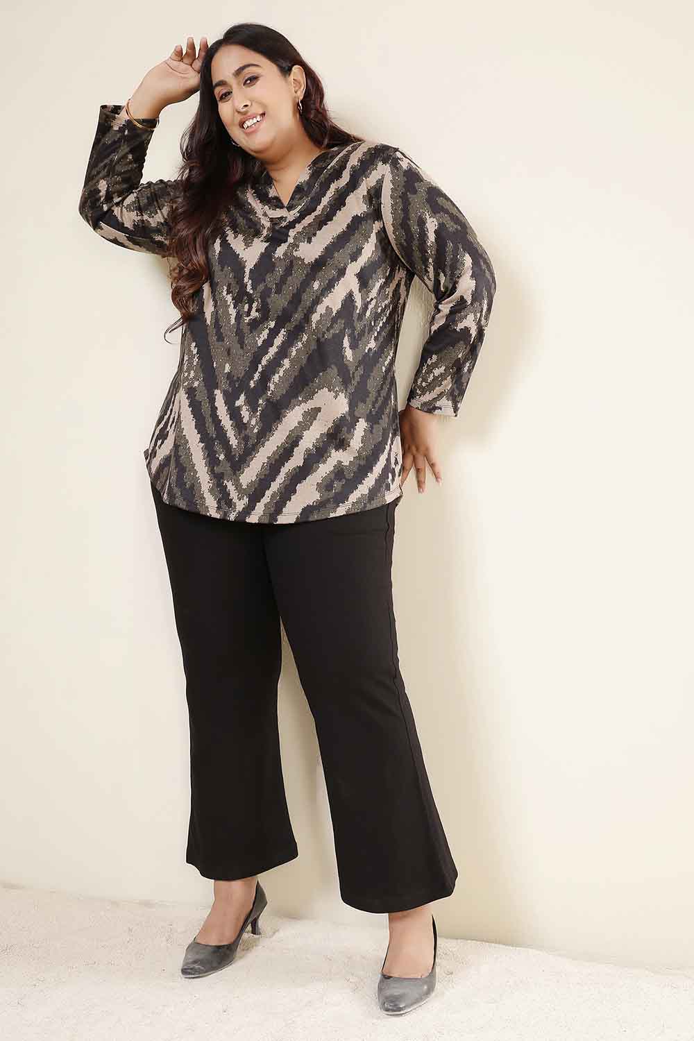 Comfortable Plus Size Black & Beige Abstract SnugWeave™ V Neck Top