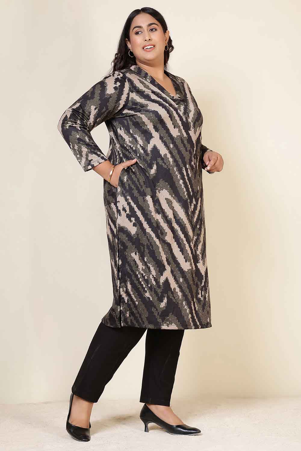 Comfortable Plus Size Black & Beige Abstract V Neck SnugWeave™ Winter Kurta