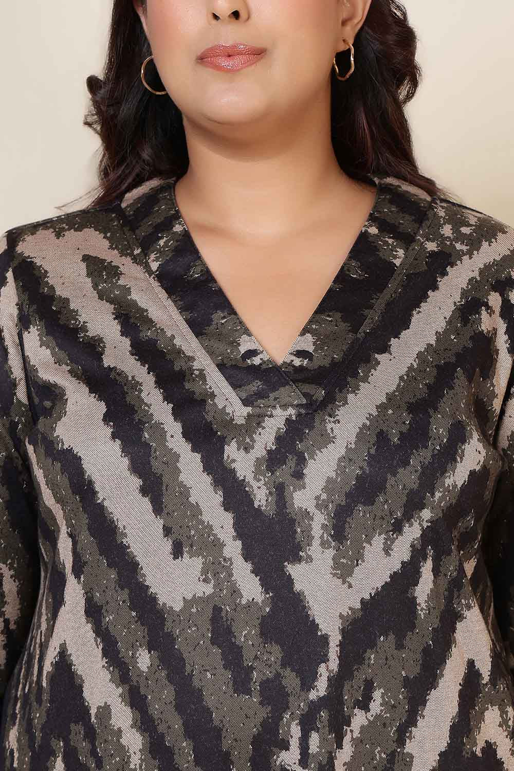 Plus Size Black & Beige Abstract V Neck SnugWeave™ Winter Kurta