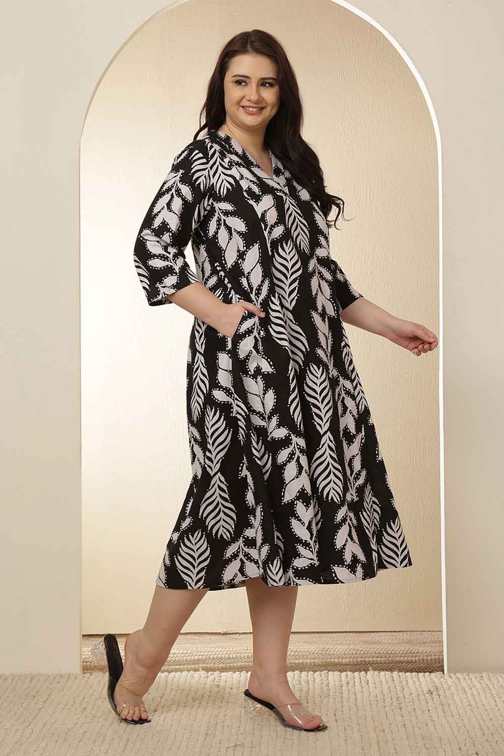 Plus Size Black & White Leaf Print Cotton Midi Dress for Women