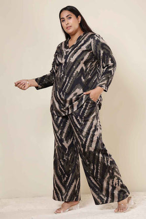 Plus Size Black & Beige Abstract Top SnugWeave™ Winter Coord Set