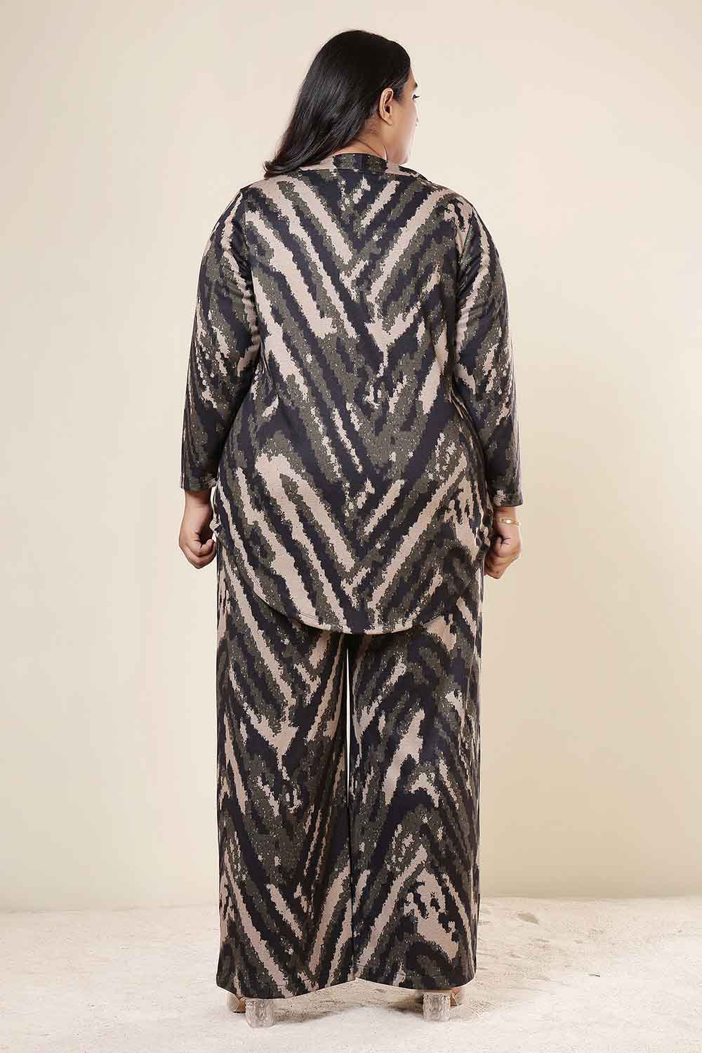 Comfortable Plus Size Black & Beige Abstract Top SnugWeave™ Winter Coord Set