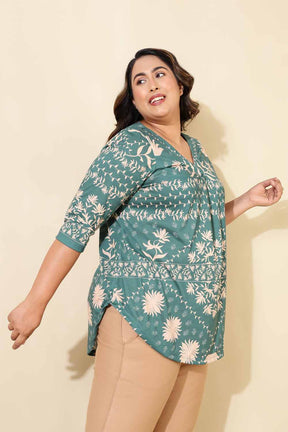 Plus Size Green Beige Ethnic Print Centre Pleat