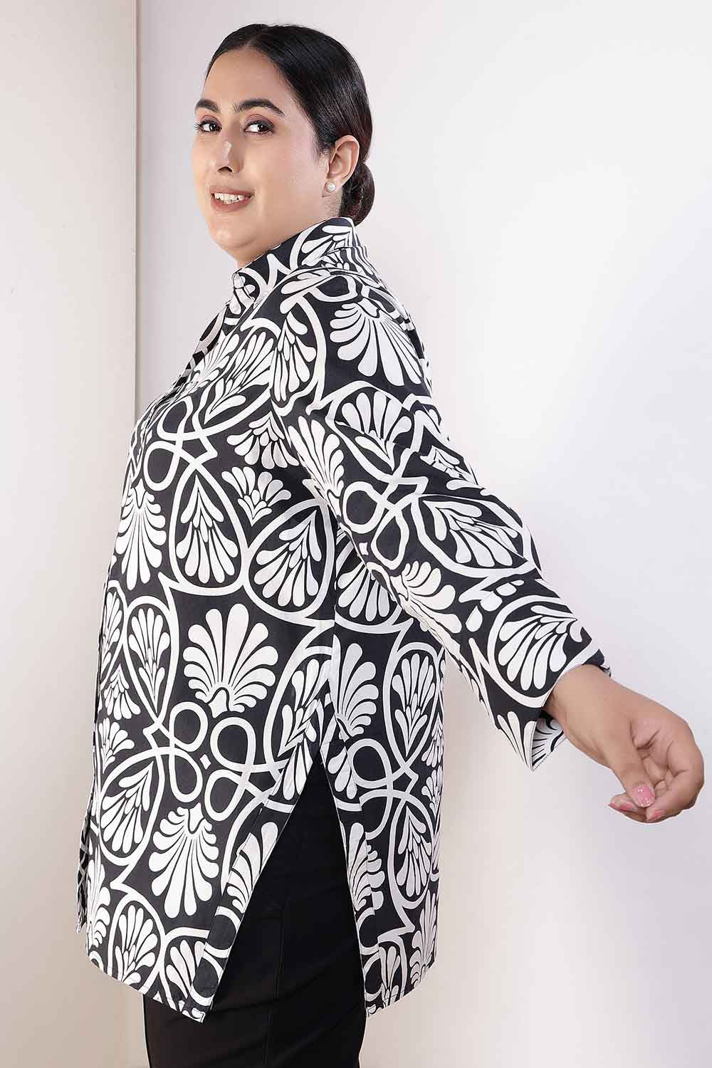 Comfortable Plus Size Black & White Floral Print High Slit Styled Cuff Cotton Shirt