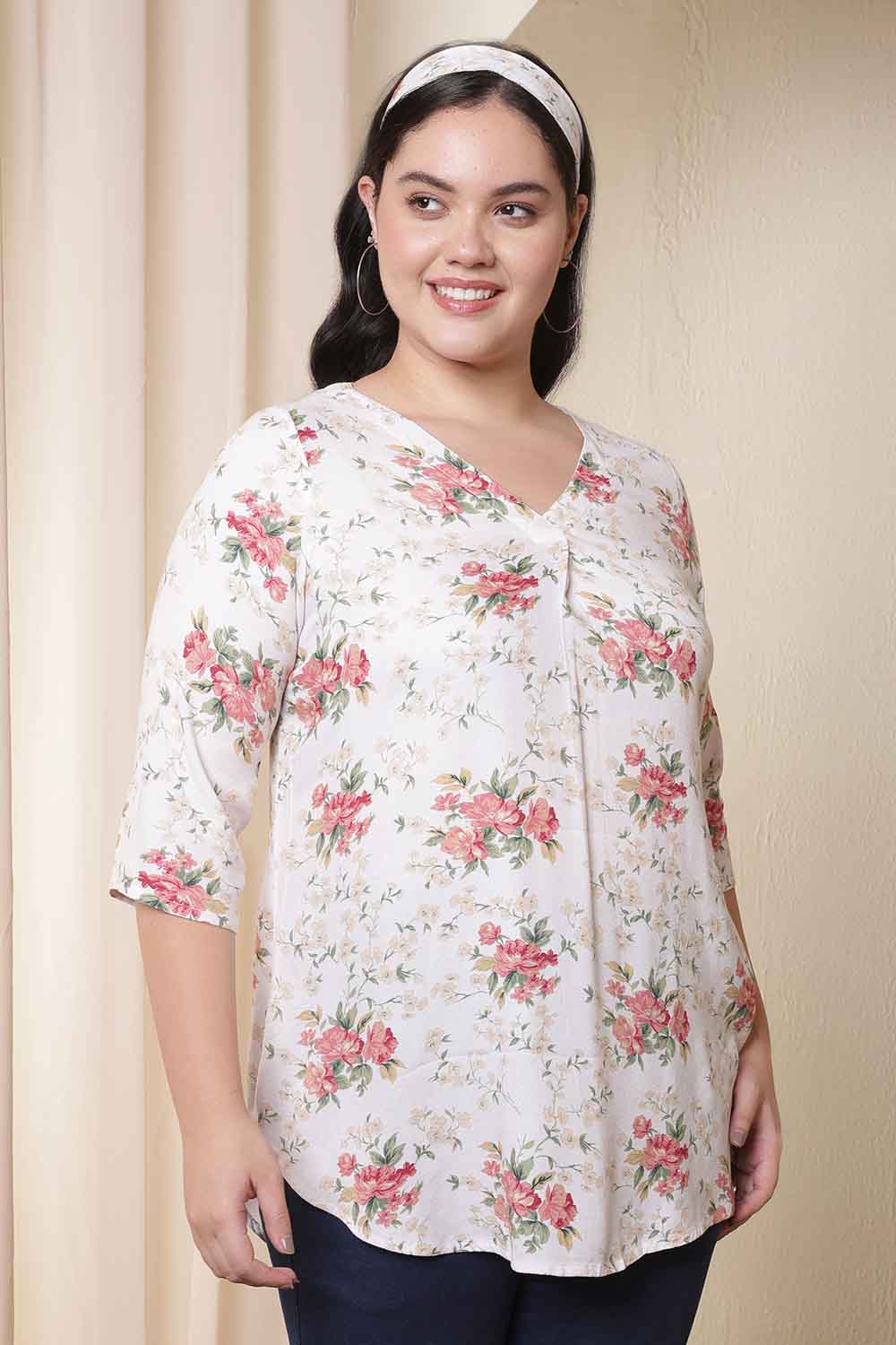Plus Size Plus Size White Floral Print V Neck Top