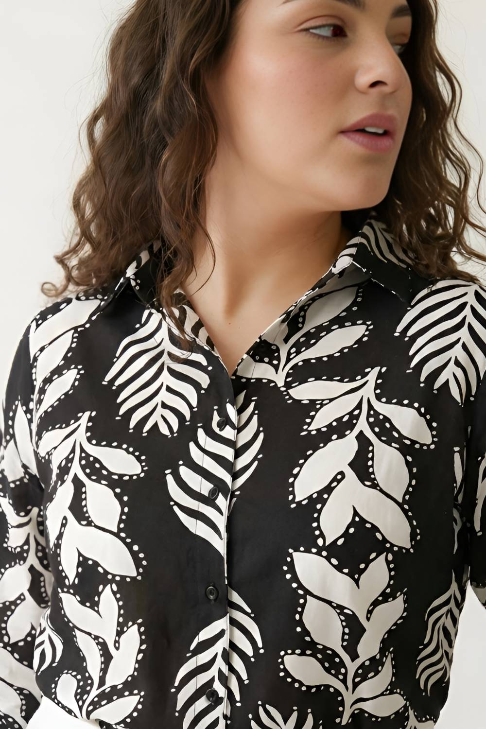 Plus Size Black White Leaf Print High Slit Longline Shirt