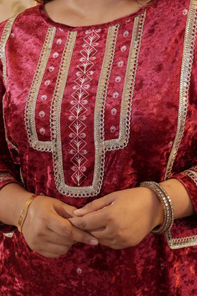 Plus Size Maroon Print Velvet V Neck Suit Set