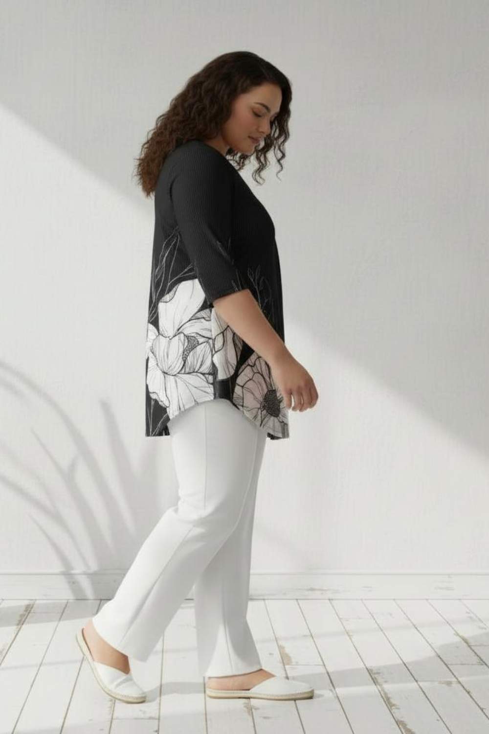 Plus Size Black White Floral Print Centre Pleat Top