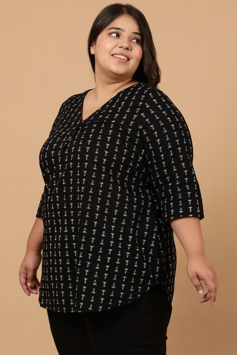 Comfortable Black Linear Printed Cotton Top