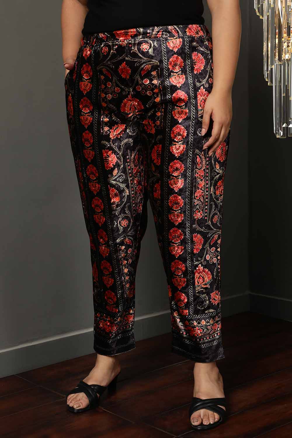 Plus Size Block Floral Velvet Pant