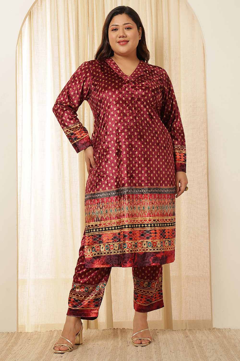 Plus Size Maroon Border Print Velvet Coord Set