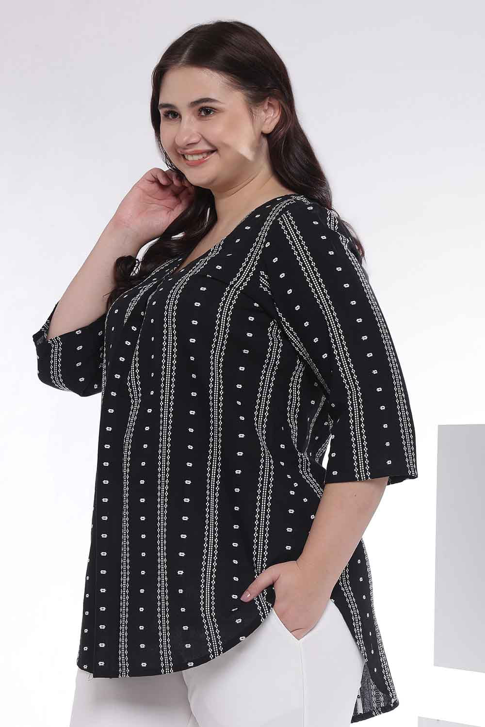 Plus Size Plus Size Black Weave Work V Neck Top