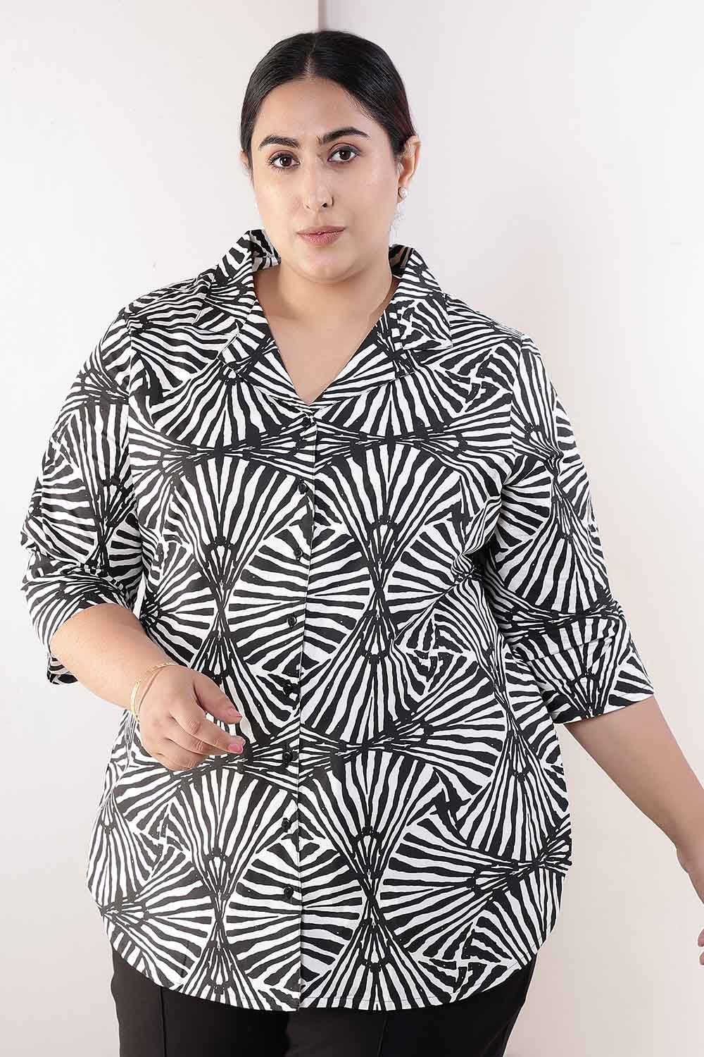 Plus Size Plus Size Black & White Abstract Print Cuban Collar Cotton Shrt
